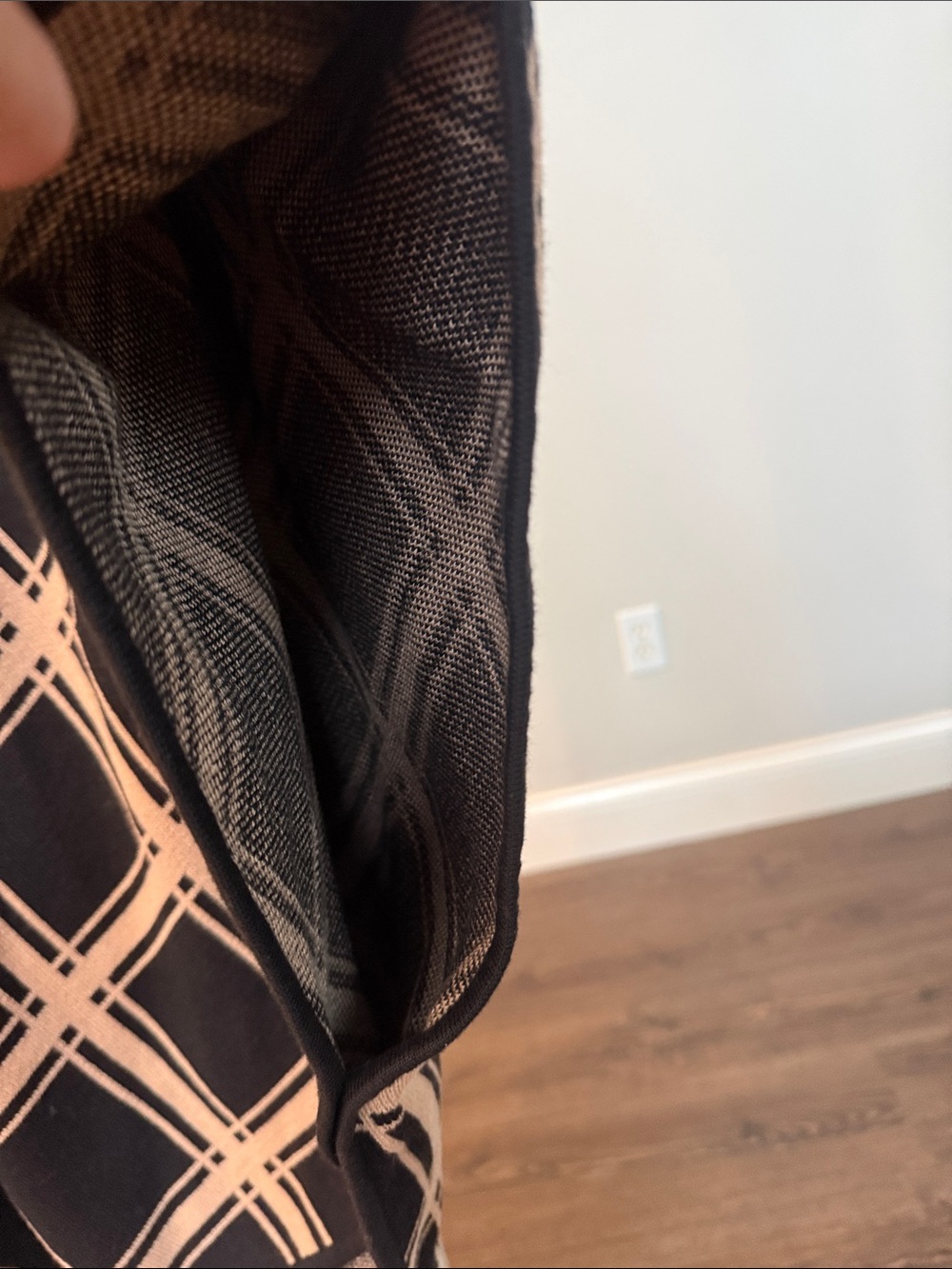 RARE Anne Klein Black Camel Lattice Plaid Zip-Front Mock Neck Poncho Sweater S - Picture 4 of 7